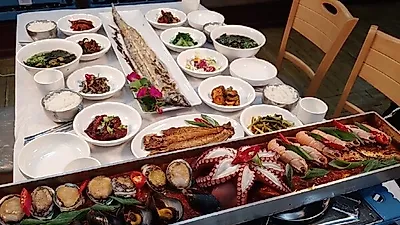 제주도 서귀포 중문관광단지 맛집 '기원뚝배기' 문어해물갈치조림에 서비스로 옥돔구이, 성게국 나와