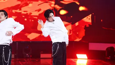 82메이저 황성빈, 'Like Fire' 무대 압도한 눈빛과 퍼포먼스
