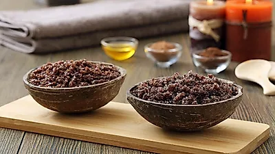 각질 제거에 효과적인 커피 찌꺼기를 활용한 '커피 스크럽' 만들기