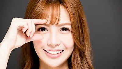 가까운 곳이 잘 안 보이는 원시 증상...노안 증상과 구별해 치료해야