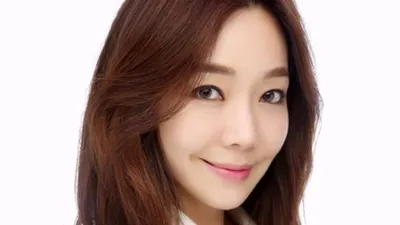 쇼호스트 조윤주 '그녀의 뷰티살롱' 통해 새로운 매력 발산