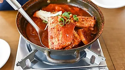 여름철 보양식으로 꽉 찬 제주공항 근처 아침식사 맛집 '신옛촌 제주점'... "질 높은 재료 구성해"