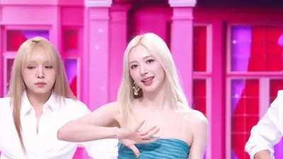 Heo Ji-won cautiva con la presentación en vivo de 'Call me up' en Music Bank