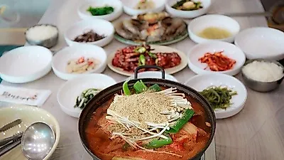시원하고 깊은맛 느낄 수 있는 게국지의 원조 안면도맛집 '시골밥상'