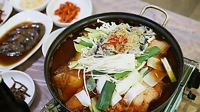 안면도 게국지 맛집 '꽃지꽃게집', 남녀노소 입맛 사로잡아