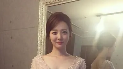 오상진 김소영 결혼, 깊게 파인 브이넥 의상 입고 아찔한 볼륨 몸매 뽐내