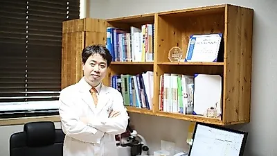 여름철 더 심해지는 여드름과 흉터, 피부과에서 전하는 해결법