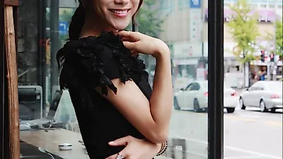 [스타☆톡]조민아 베이커리 아뜰리에 폐점, 우주여신 조민아 "손도 망가져 볼품없어졌지만…"