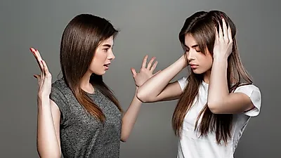 쌍둥이를 말썽쟁이로 만드는 '쌍둥이확대증후군', 어떻게 대처할까?