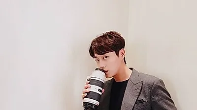 [스타☆톡] '식샤3' 윤두준, 근황 공개…'훈훈한 외모로 여심 저격'