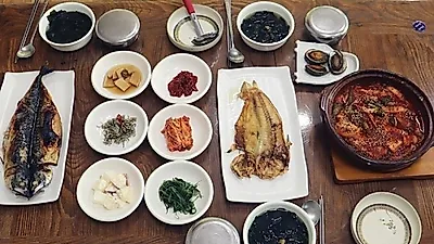 전통있는 제주 중문 주상절리 맛집 '중문대들보'... "저렴한 정식 식사 선보여"