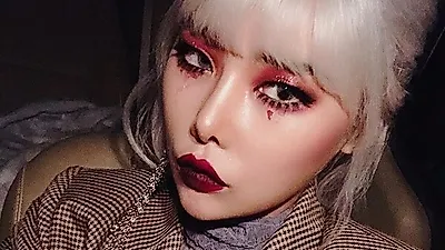 '킬빌' 치타, 백발 단발에 립까지 새빨갛게.. 치타 남자친구는 ooo 닮은 꼴? 기럭지도 연예인급