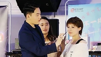 베트남 130만 팔로워 보유한 크리에이터 '미스티', 백기웅 메이크업 아티스트와 k뷰티 소통해
