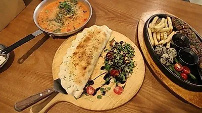 홍대 연남동 맛집 홉스피제리아'서 스테이크와 피자 동시에 '가성비 좋은 메뉴 있어'