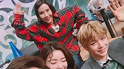 김호영 나이? 무속인에게 "범상치 않은 놈" 인정 받은 사연은? 강다니엘과 찰칵 행복한 미소