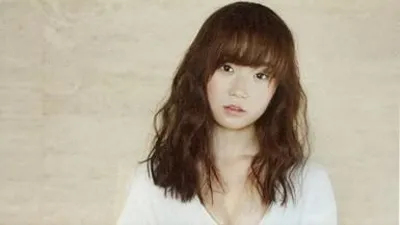 김슬기, 흰색 셔츠에 드러난 아찔한 볼륨 몸매...'은근 글래머'