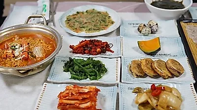 강릉 여행과 함께 즐기는 주문진 맛집, '대영유통'에서 대게 먹방까지
