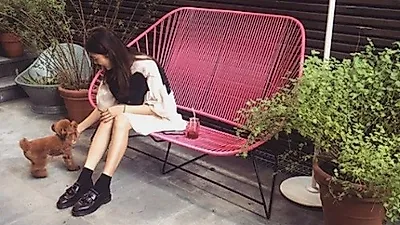엄현경, 반려견과 평화로운 오후 "내가 인형을 키우네"