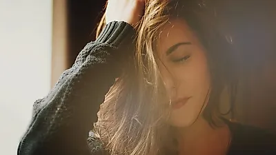 아침에 머리 빗지 않는 것이 좋다