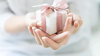 '부모님 결혼기념일 선물' 연령대별 추천