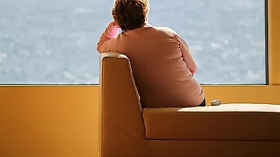 수면장애 유발하는 여성갱년기,  스스로 진단 가능해… 갱년기 극복법과  여성호르몬 보충하는 음식