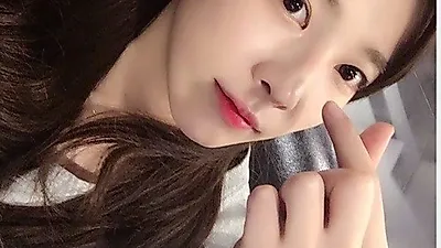 이해인 소속사 퇴사,네티즌 응원 '봇물'…손하트 날리며 빛나는 미모 '눈길'