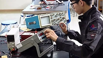 항공정비사 전문 양성기관 한국과학기술직업전문학교 6월 일일체험학교 성황리에 마쳐