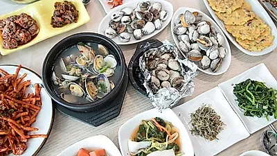 벌교꼬막맛집 장도웰빙꼬막정식 직접 잡은 신선한 꼬막 제공