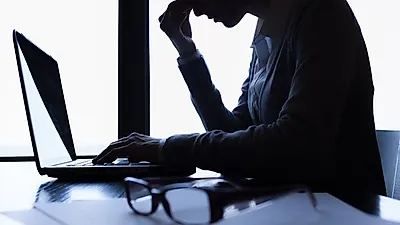 사고나 실직, 부도 등의   금전적 문제 때문에   빚에 허덕일 때 … 개인파산이란?