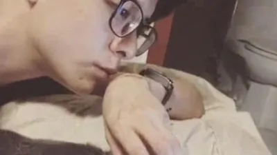 엠버, 반려묘와 나른한 일상 '쓰담쓰담'