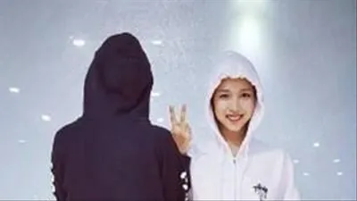 미나 뱀뱀, 쭉 뻗은 11자 각선미 인증샷 '이런 몸매가 가능해?'