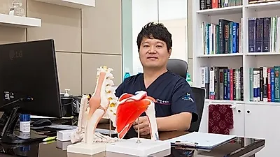 오십견 증상, 통증 악화되기 전 치료 시작 중요해