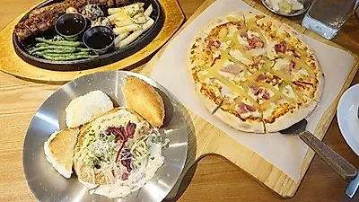 홍대 연남동 맛집 '홉스피제리아'에서 '스테이이크, 빠네, 에이드' 세트메뉴로 합리적인 가격에 맛볼 수 있어 