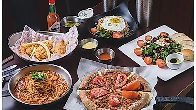 풍성한 치즈와 다양한 토핑 추가 대전 둔산동 맛집 '리골레토 시카고피자 대전 둔산점'
