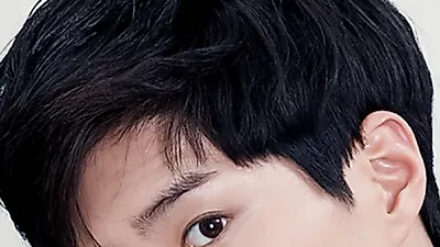 [스타☆톡]'남자친구' 박보검 근황, 송혜교에 미모 안 꿀리는 장발남으로 변신한 이유?
