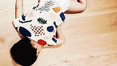 김효진 아들 수인, 반려견 '효심'과 꿀잠 중