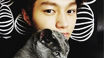 인피니트 멤버 엘, 반려묘와 검정색으로 깔맞춤