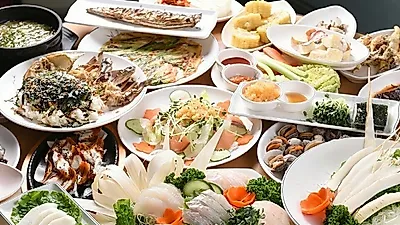 막걸리 한 주전자에 차려지는 푸짐한 안주, 전주 '초막골막걸리'