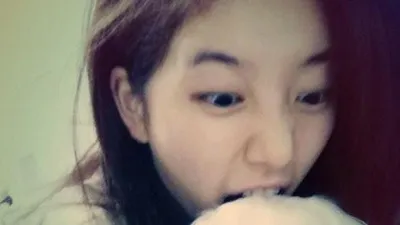 수지, 반려견과 함께 "앙! 물어버릴 테야"
