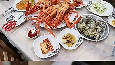 춘천 맛집 '홍게좋은날' 홍게, 참굴 등 뛰어난 가성비의 무한리필 메뉴 제공