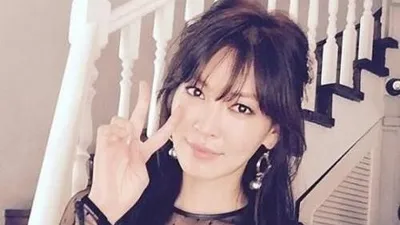 매혹적 자태...이상우 김소연 6월 결혼, 환한 V포즈 청순섹시美 폭발