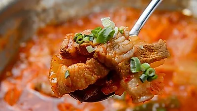 '수미네 반찬' 김수미 '돼지고기 김치찜' vs 백종원의 삼겹살·목살 넣은 '돼지고기 김치찌개' 맛있게 끓이는 법