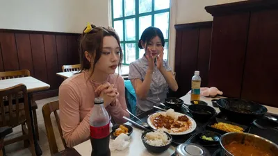 피프티피프티, 놀이공원 나들이 중 터진 눈물…멤버들의 솔직한 일상