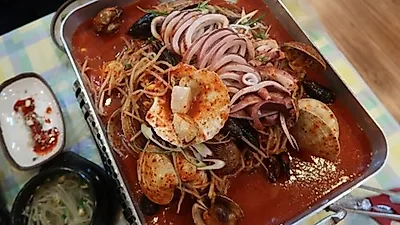 남해 바다의 신선함 즐길 수 있는 해물찜 제공, 부산 광안리 맛집 '찜했어조개'