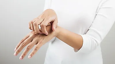 '몸이가려워요' 피부가려움증원인의 적절한 치료법