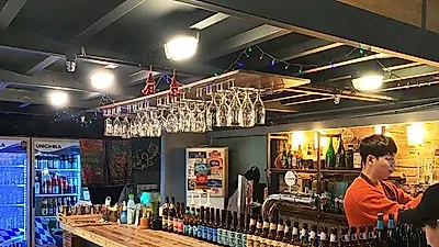 부산 화명동 펍 '문크래프트', 다양한 에일 맥주 맛볼 수 있어 인기