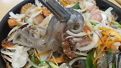 MBC '생방송오늘저녁'에 나온 통큰칼국수 인천 소래포구역 맛집으로 인기