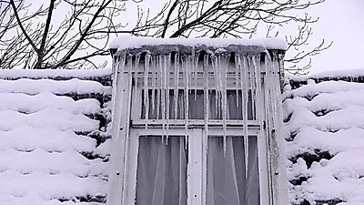 천연 세제를 이용한 겨울철 창문 닦기 팁!
