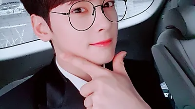 [스타☆톡] 차은우, 본명·키·과거 "모든 것이 심쿵"…남친짤 정석 외모