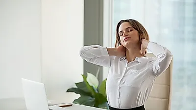 지친 일상, 저주파 마사지기로 언제 어디서든 마사지 받자!